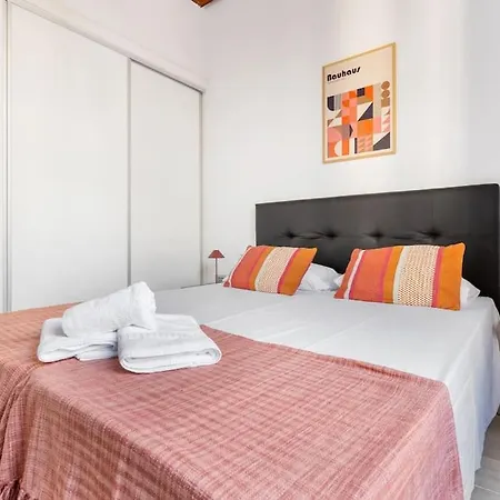 снеск Q,r-с0de First -,-family Lux Apartamento