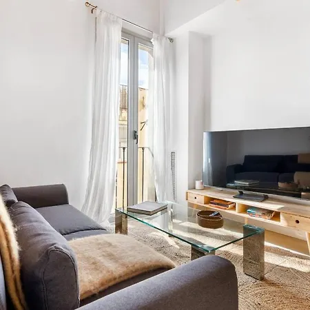 Apartamento снеск Q,r-с0de First -,-family Lux